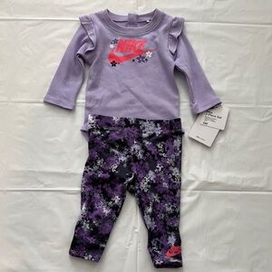 2 Piece Nike Baby outfit. Long Sleeve Body suit and Pants. New with tags